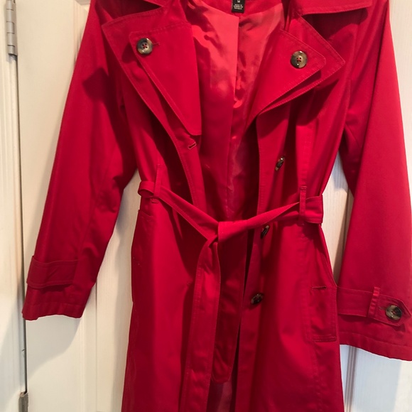 NWT London Fog Women's Trench Belted Red Rain Coat Size M with Removable Hood - Picture 3 of 9